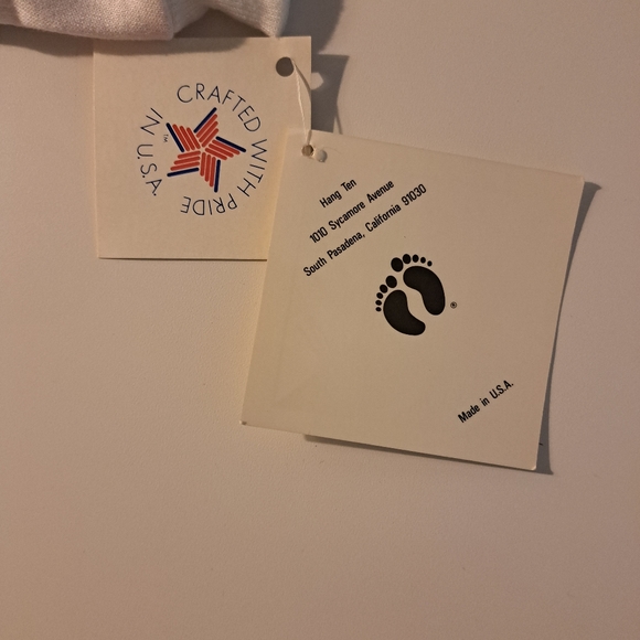 Adorable sweater 2T - Picture 2 of 6